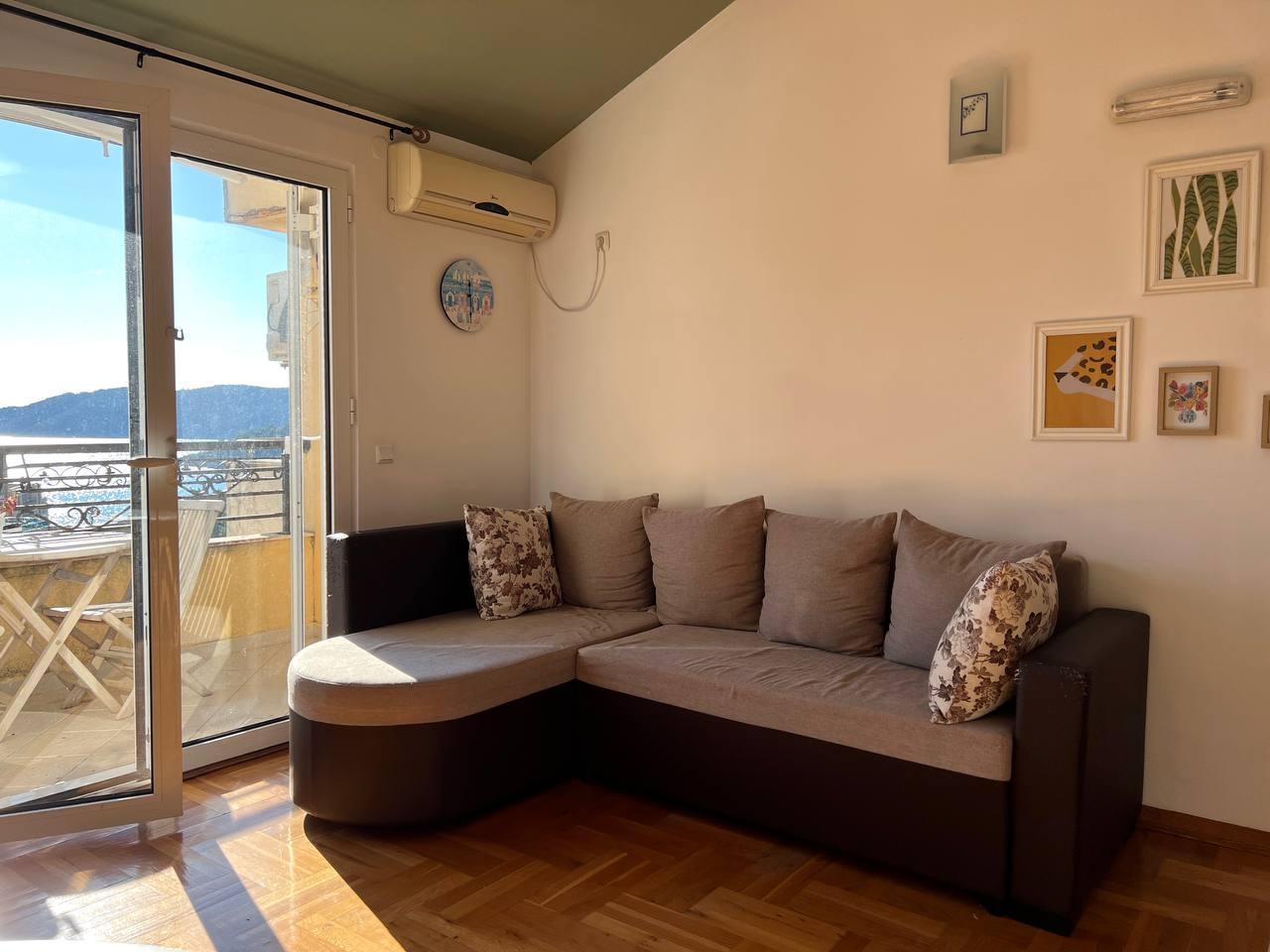 Cozy sea-view apartment in Rafailovići steps from the beach