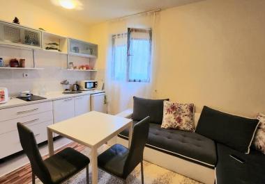 Cozy seaside 40 m2 apartment with terrace next to the sea