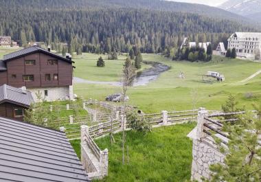 Luxurious retreat villa in Žabljak with spa and pool and panoramic views
