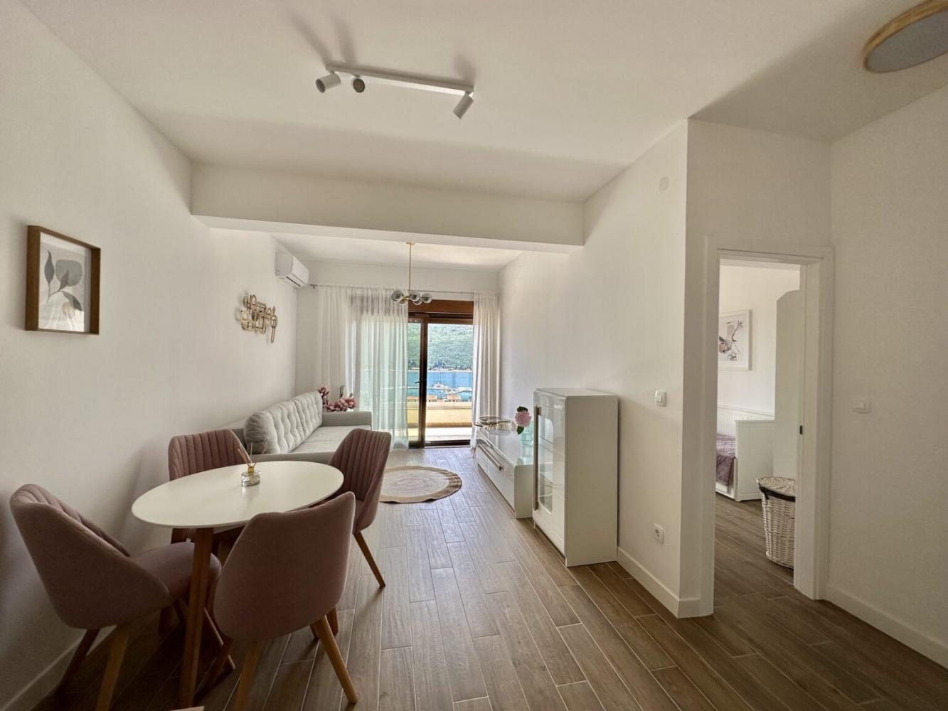 Luxury sea view 50 m2 apartment in Đenovići with panoramic sea view