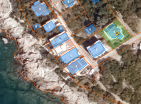 Seaside 3 floors 213 m2 villa for sale in Utjeha just 50m from the beach