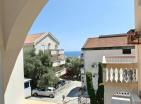 Sunny 34 m2 apartment in Petrovac with terrace just steps from the sea