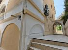 Sunny 34 m2 apartment in Petrovac with terrace just steps from the sea