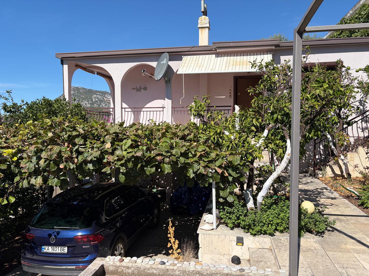 Stunning sea view income 205 m2 property in Sutomore