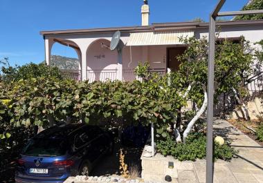 Stunning sea view income 205 m2 property in Sutomore