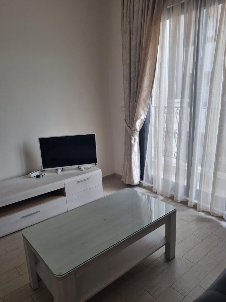 Cozy 34 m2 studio in Petrovac center with parking, just walk to beach