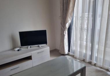 Cozy 34 m2 studio in Petrovac center with parking, just walk to beach