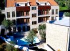 54 m2 Flat in Petrovac for sale in residence with pool, parking, walk to beach