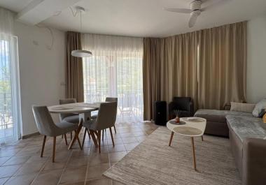 Modern 79 m2 two bedroom flat in Budva with pool with stunning mountain views