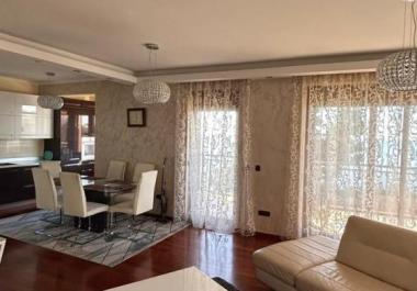 Luxury sea view 120 m2 flat in Budva with two bedrooms, two wc, pool