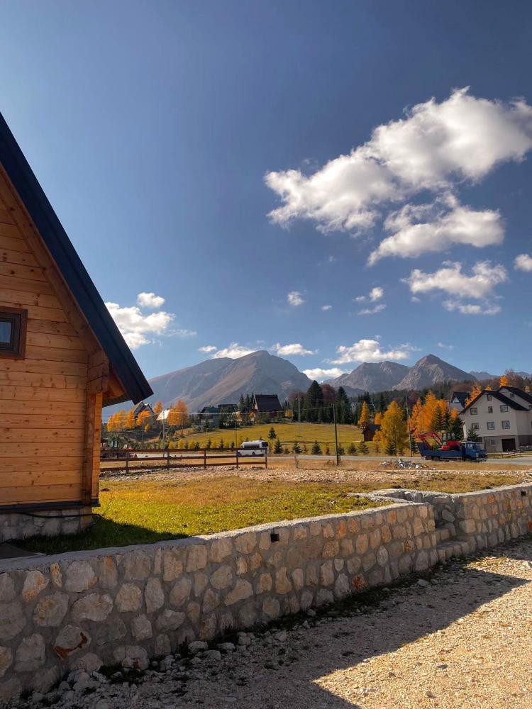 Two profitable rental chalet houses 60 m2 each in Žabljak with two bedrooms