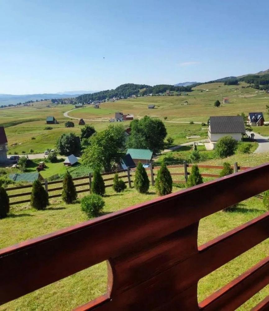 New beauty wooden chalet 87 m2 two storey house in Žabljak near ski resort