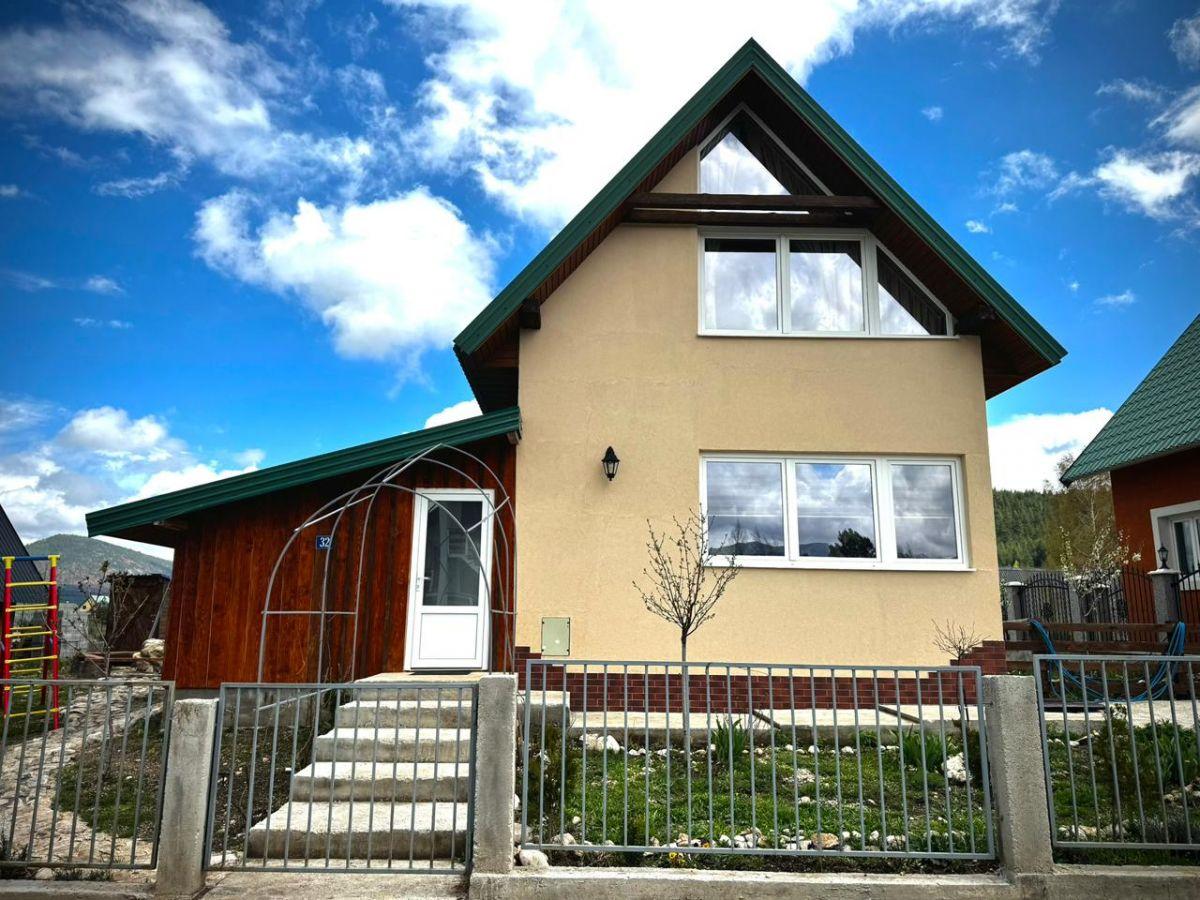 Two floor 84 m2 house in Žabljak with stunning view in popular tourist location