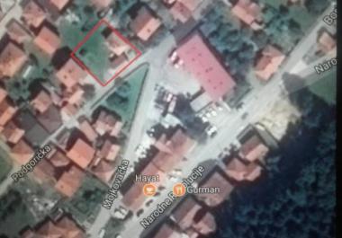House with 600 m2 land for office building