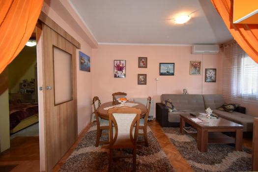 Very good 3 rooms apartment in Tivat, a few steps from the sea