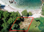 Land plot 570 m2 for construction of two-storey villa 220m2 with private beach