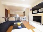 Apartman 69m2 u Budvi, Maini with 2 bedrooms and large terrace and pool