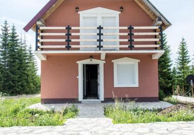 House in Zhablyak, Uskoci, good for living or renting out